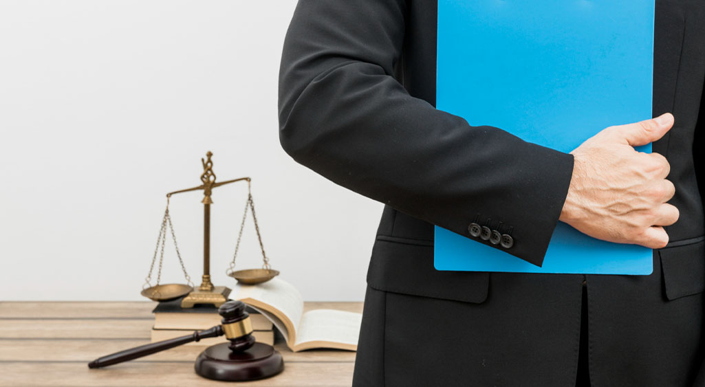 why you should hire a lawyer before settling a personal injury claim?